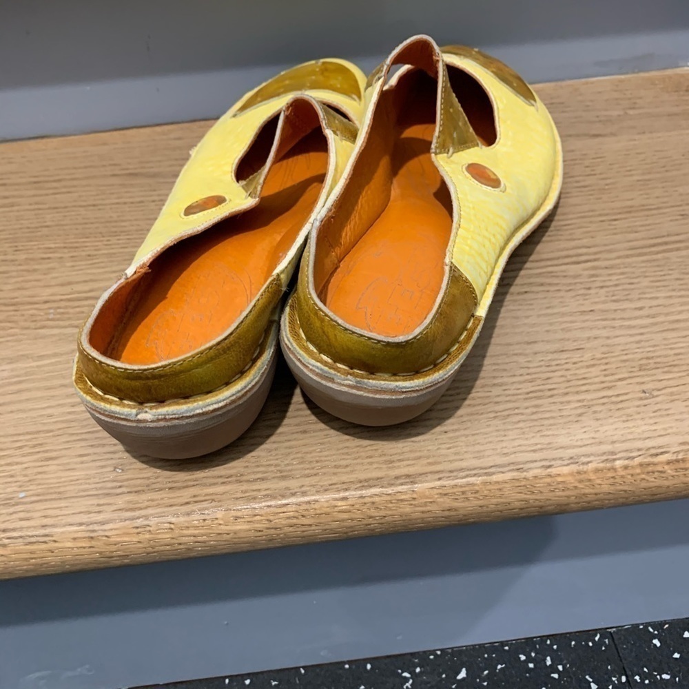 Eject Clogs - image 4